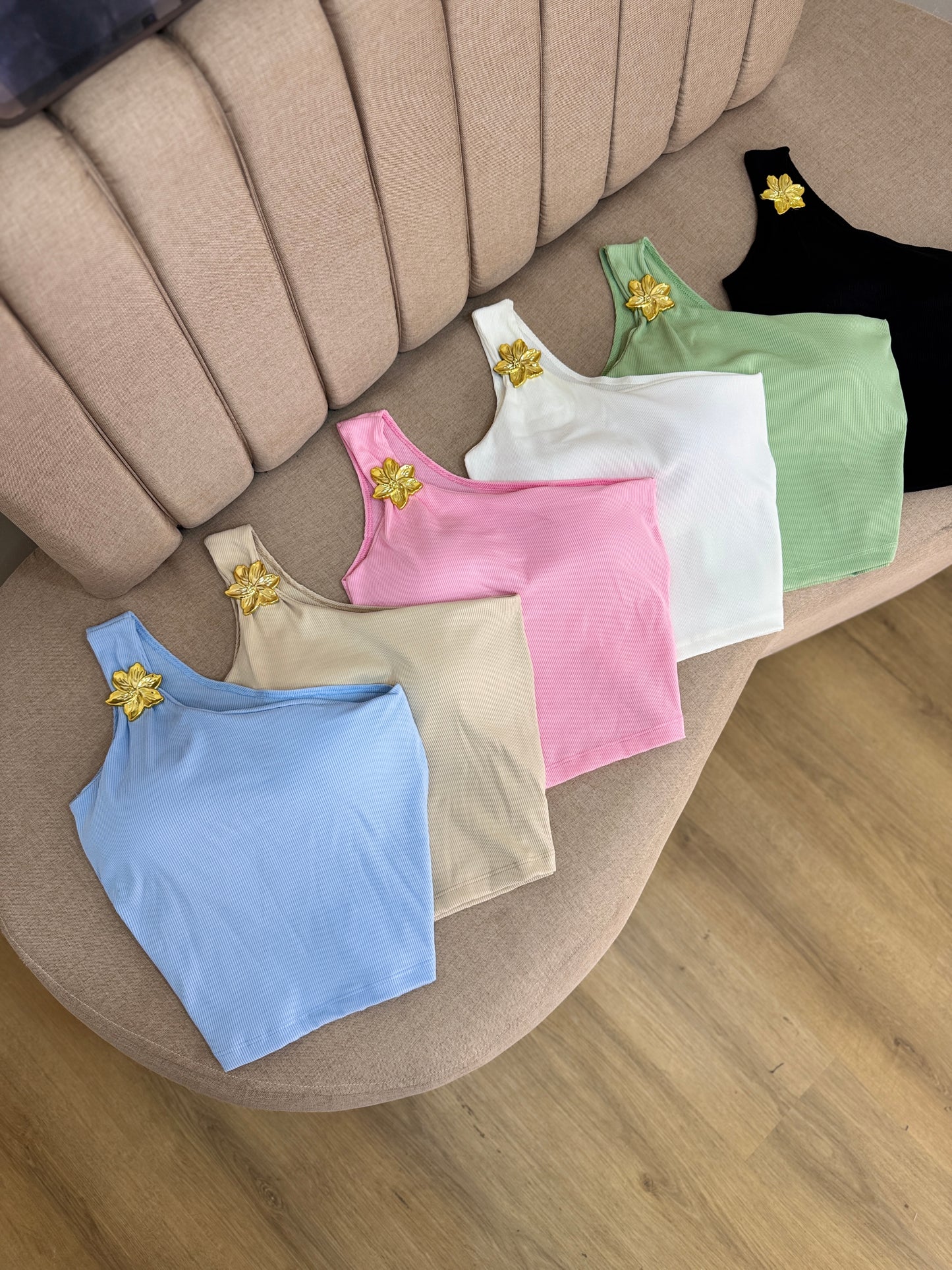 cropped Bela