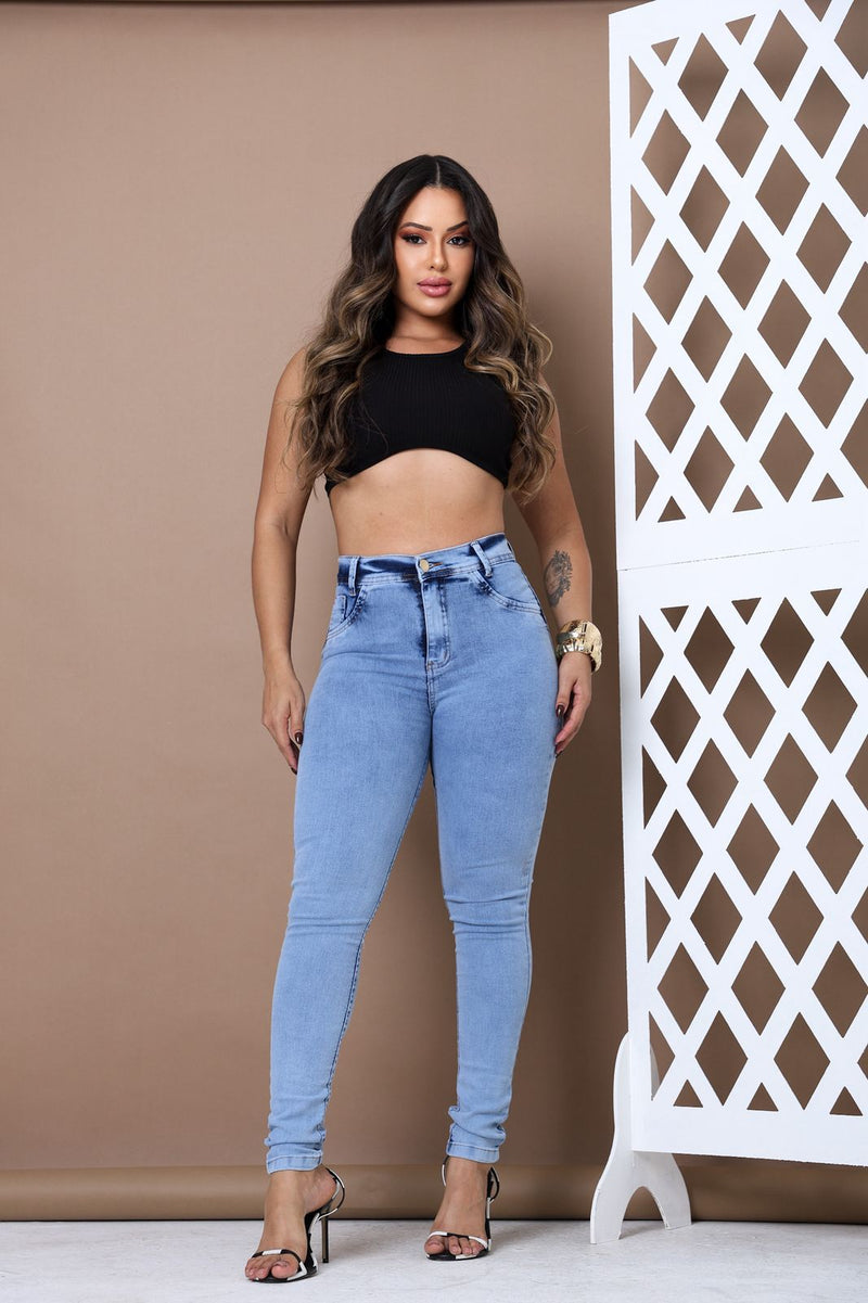 calça skinny com lycra